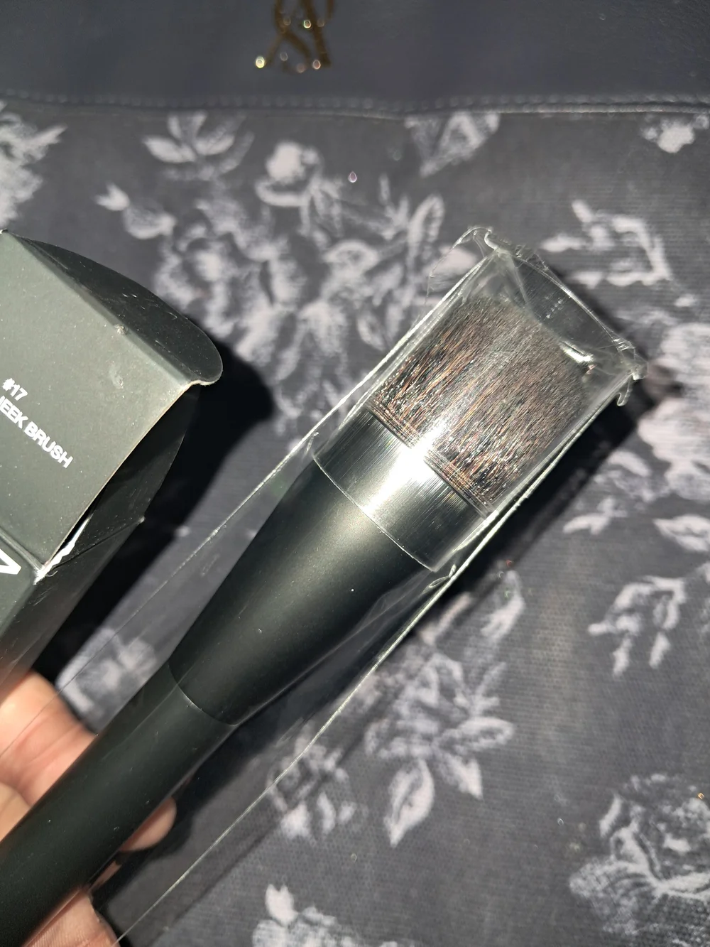 NARS #17 Cream Cheek Brush - Black